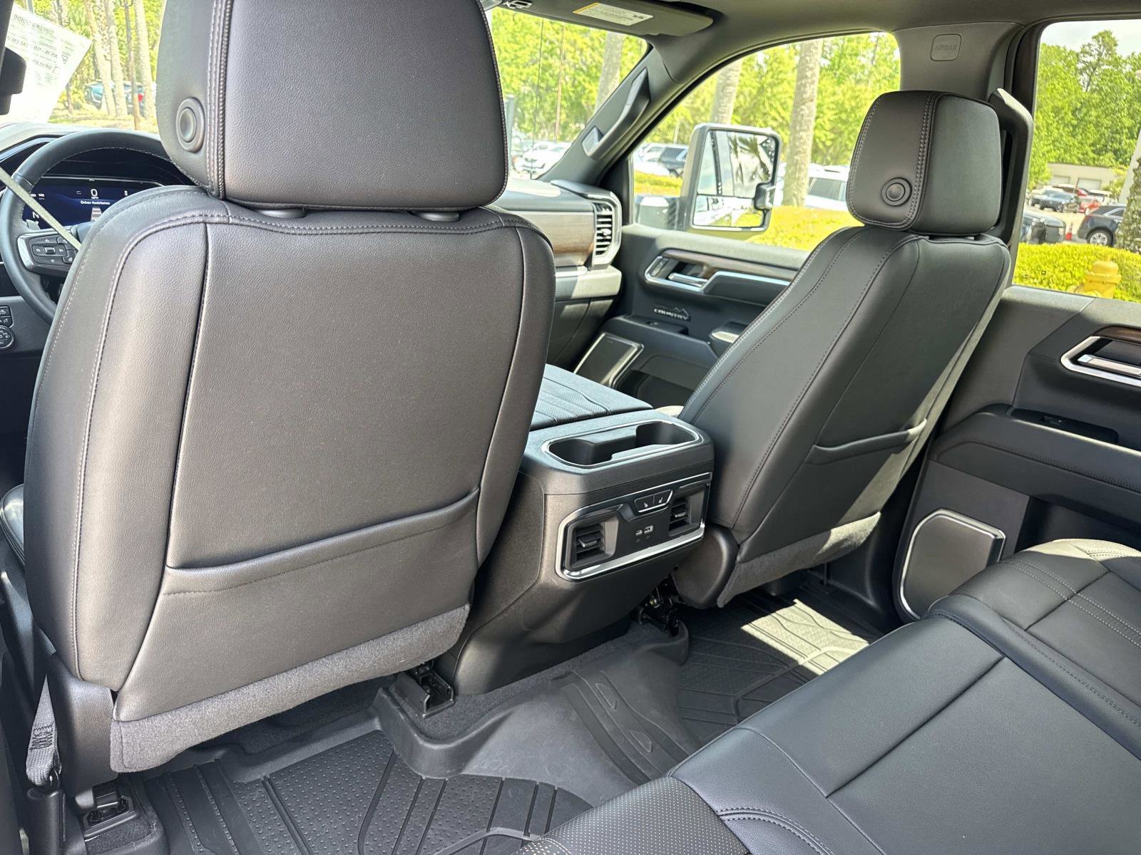 Used 2024 Chevrolet Silverado 1500 High Country w/ High Country Premium Package AWD/4WD image 12