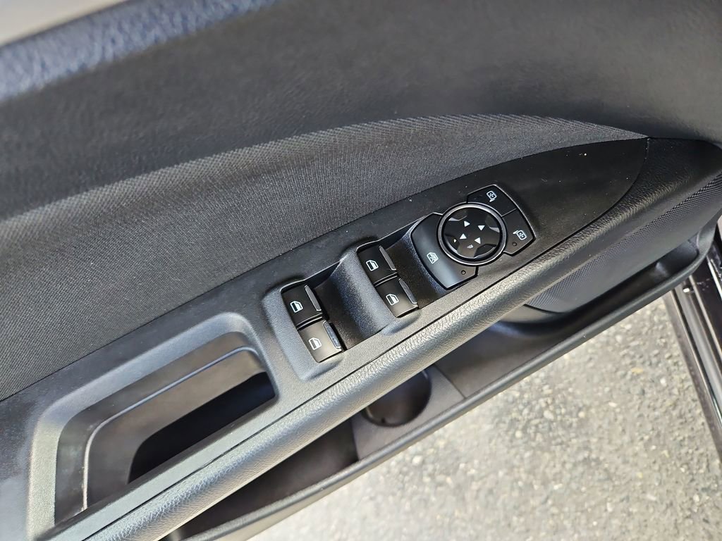 Used 2019 Ford Fusion SE FWD image 25