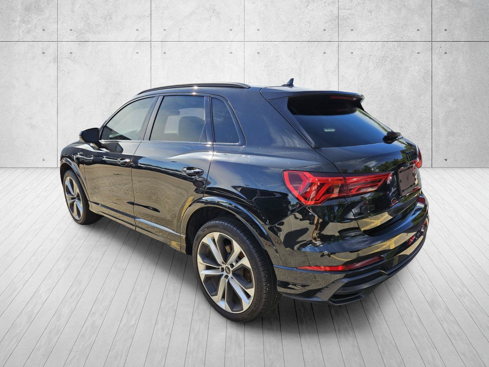 Used 2022 Audi Q3 2.0T Premium Plus w/ Premium Plus Package AWD/4WD image 8