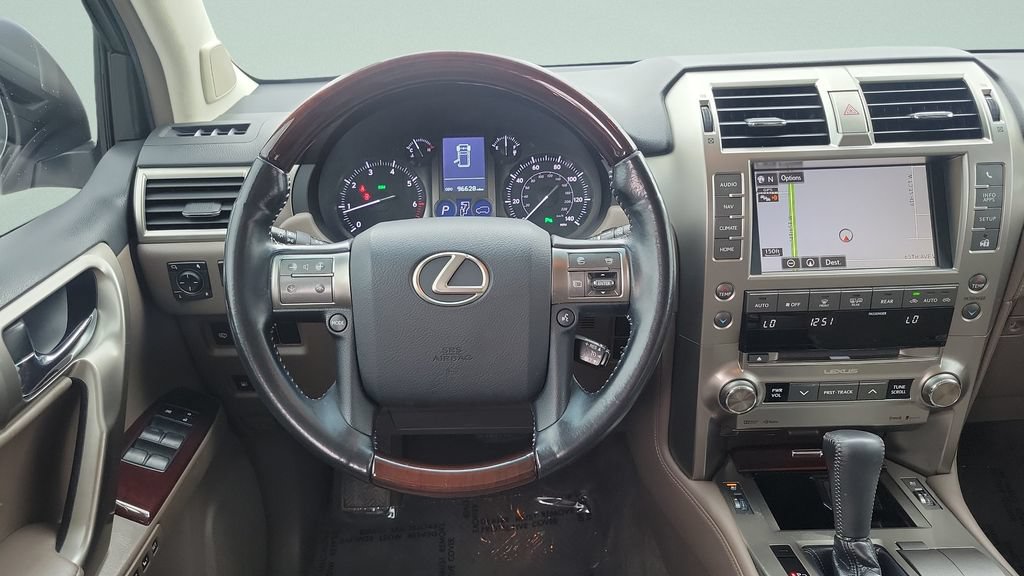 Used 2018 Lexus GX 460 Premium w/ Premium Package AWD/4WD image 12