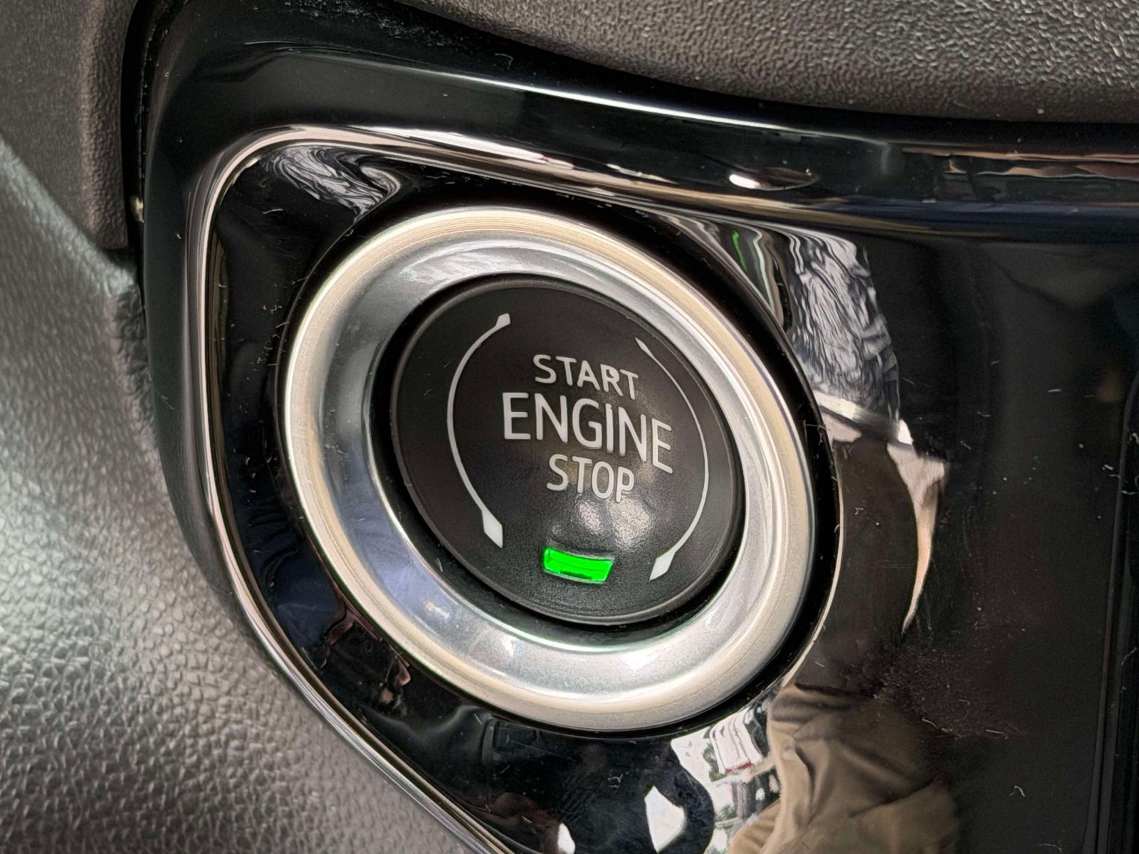 Used 2023 Chevrolet Silverado 1500 LT AWD/4WD image 16