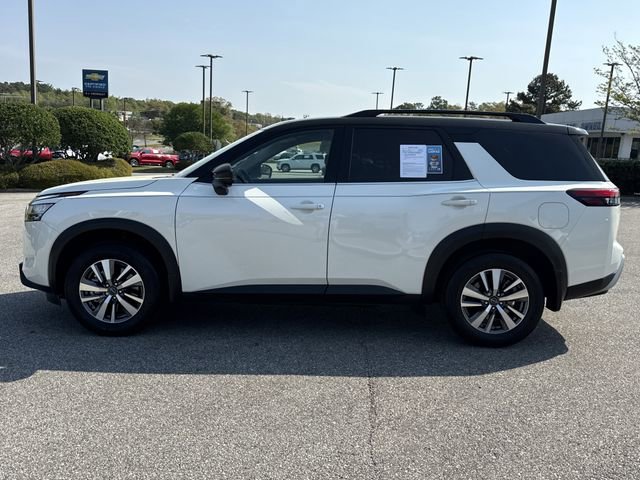 Used 2024 Nissan Pathfinder SL w/ Cargo Package image 6