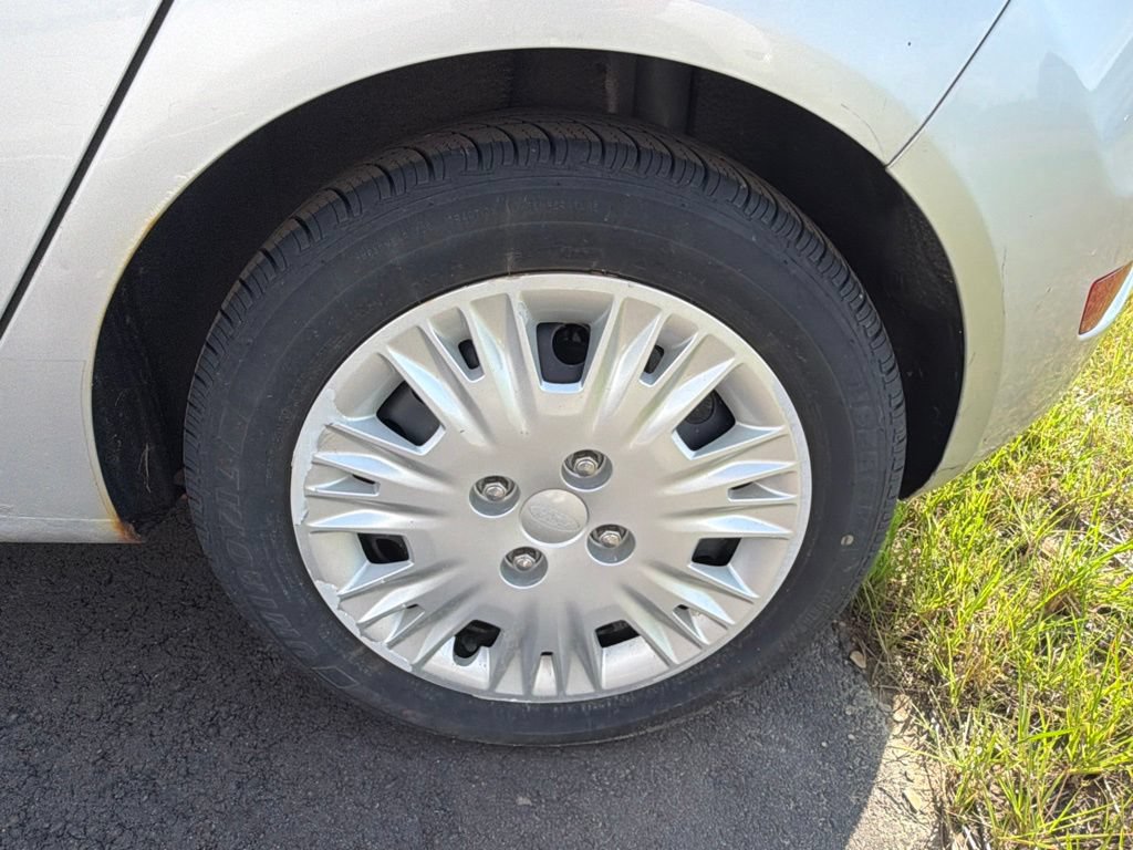 Used 2015 Ford Fiesta S FWD image 8