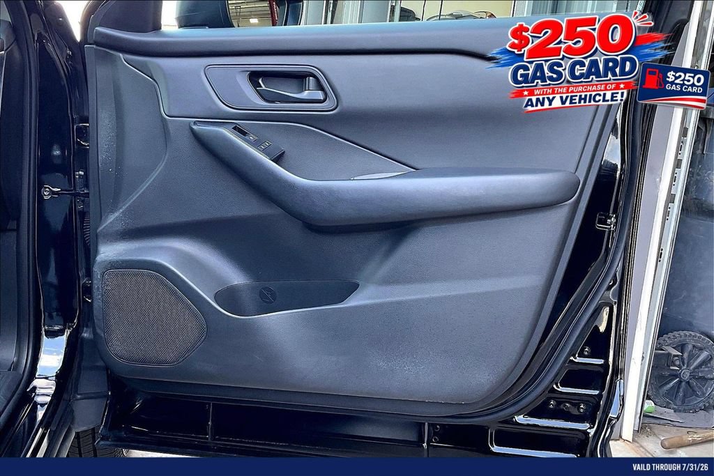 Used 2024 Nissan Rogue S FWD image 23
