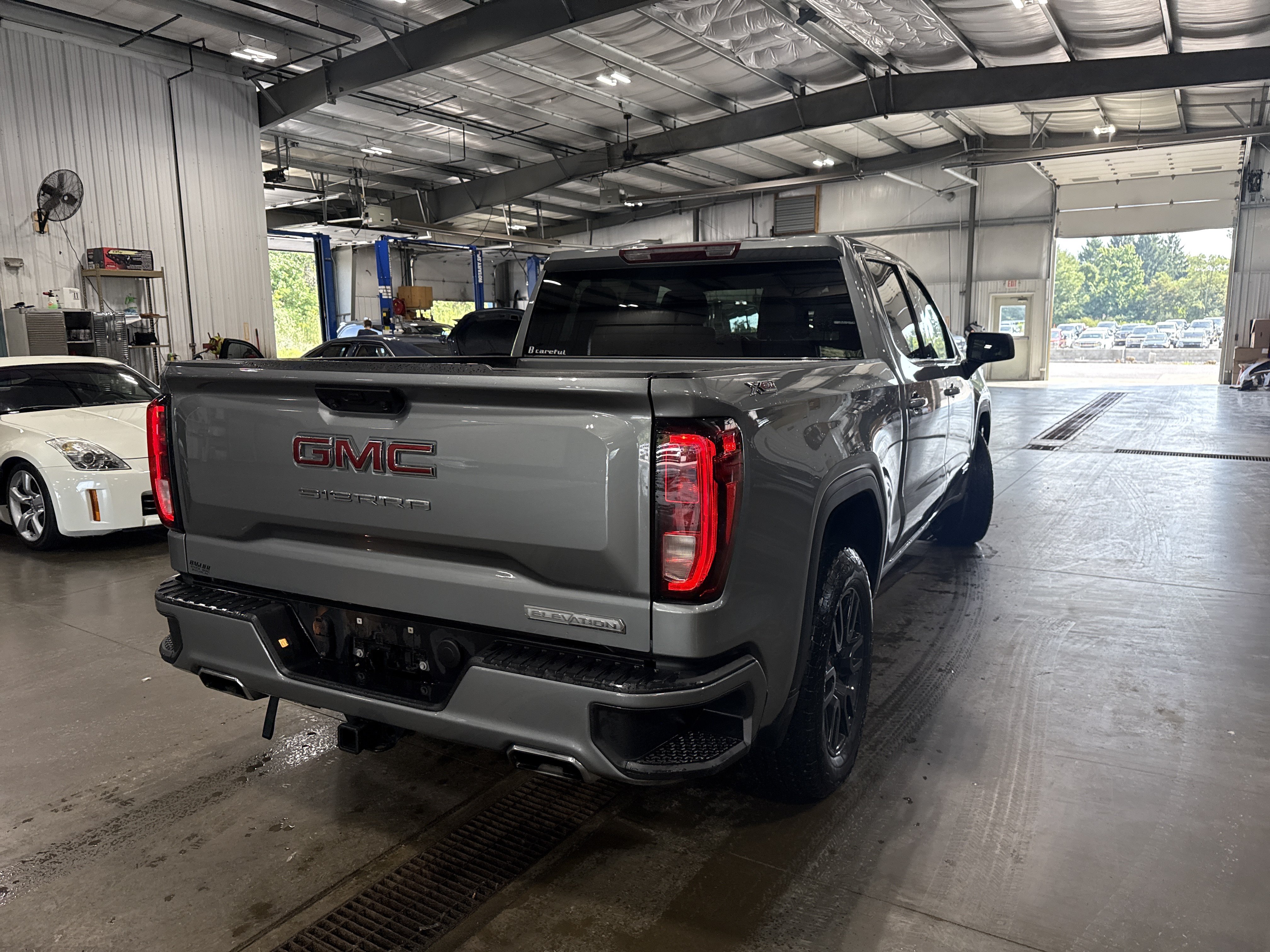 Used 2024 GMC Sierra 1500 Elevation w/ X31 Off-Road Package AWD/4WD image 3