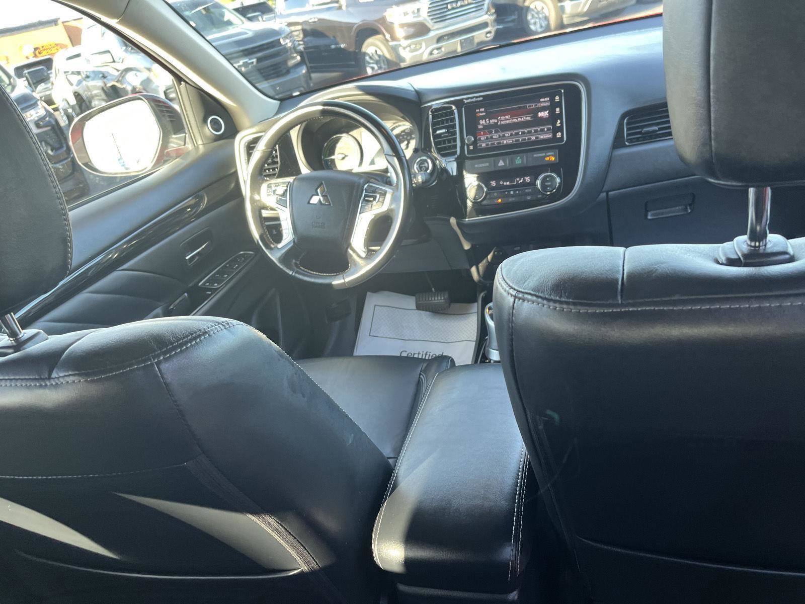 Used 2018 Mitsubishi Outlander GT AWD/4WD image 28