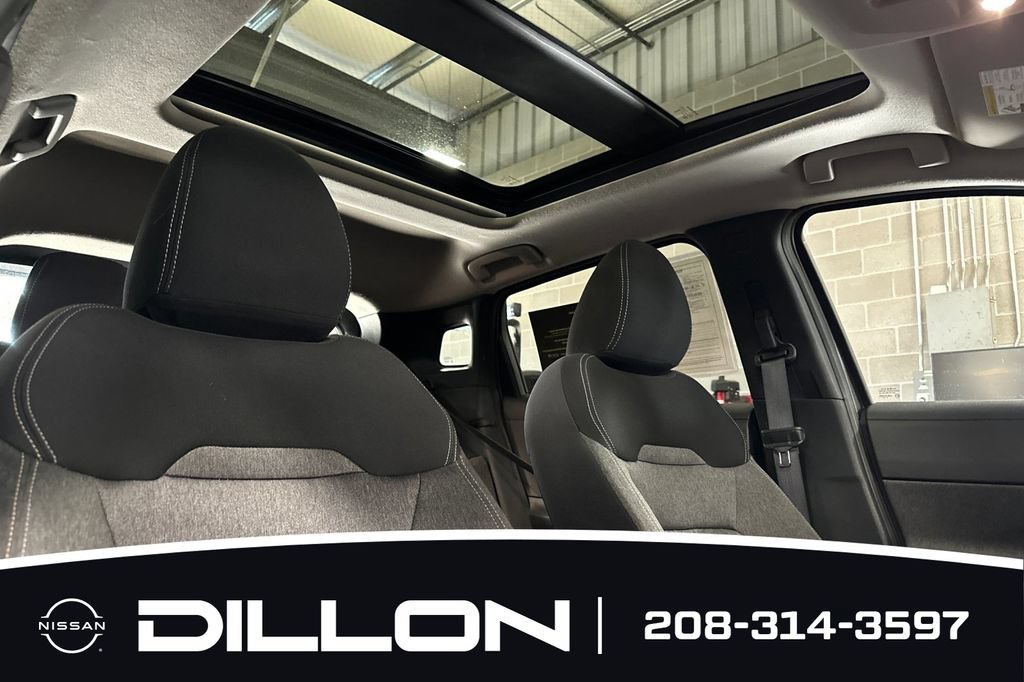 Used 2026 Nissan Kicks SV w/ SV Premium Package AWD/4WD image 17