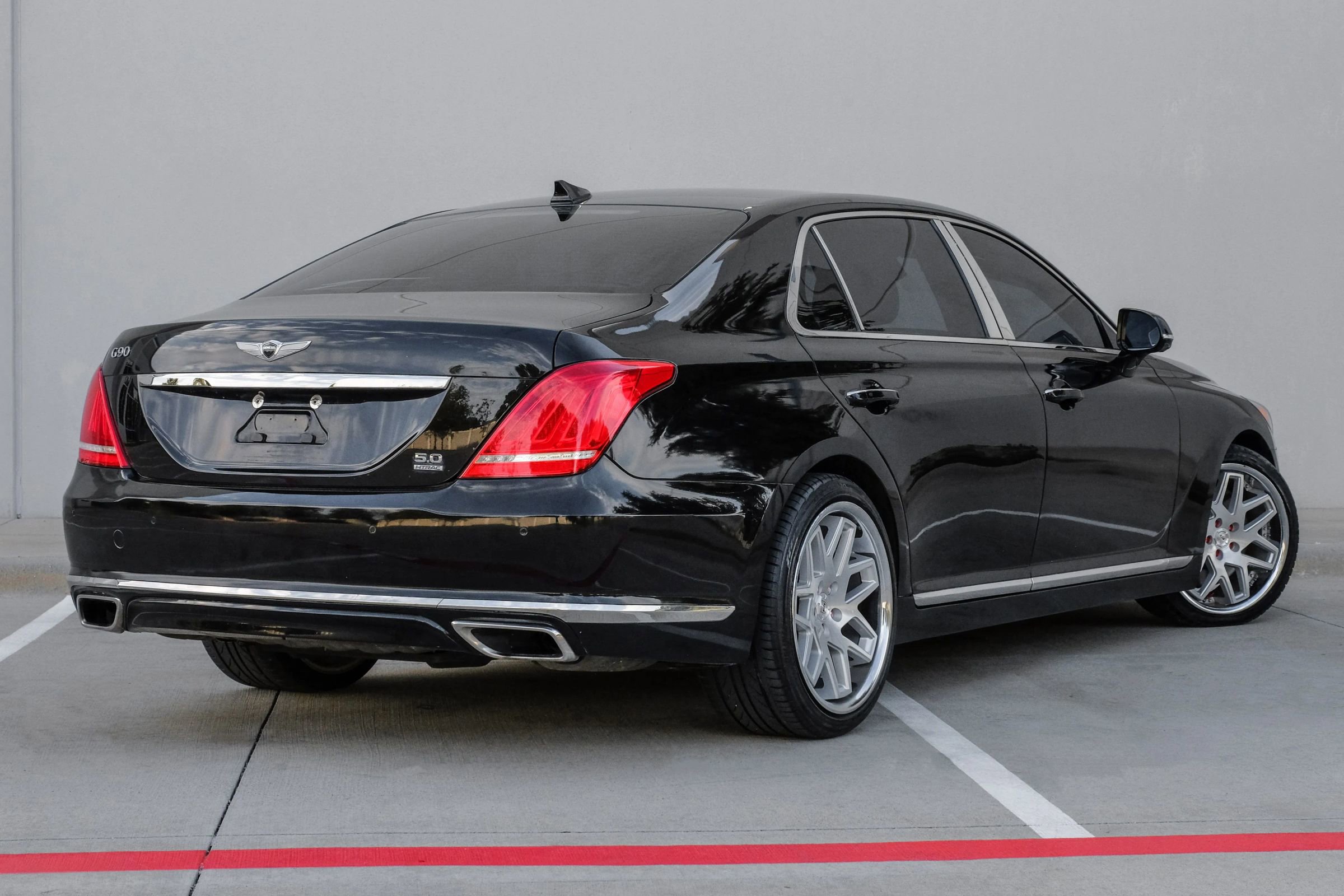 Used 2018 Genesis G90 5.0 Ultimate AWD/4WD image 12