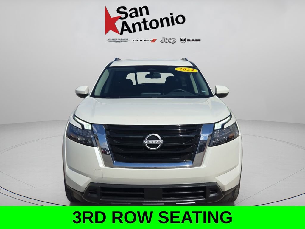 Used 2024 Nissan Pathfinder SV FWD image 3