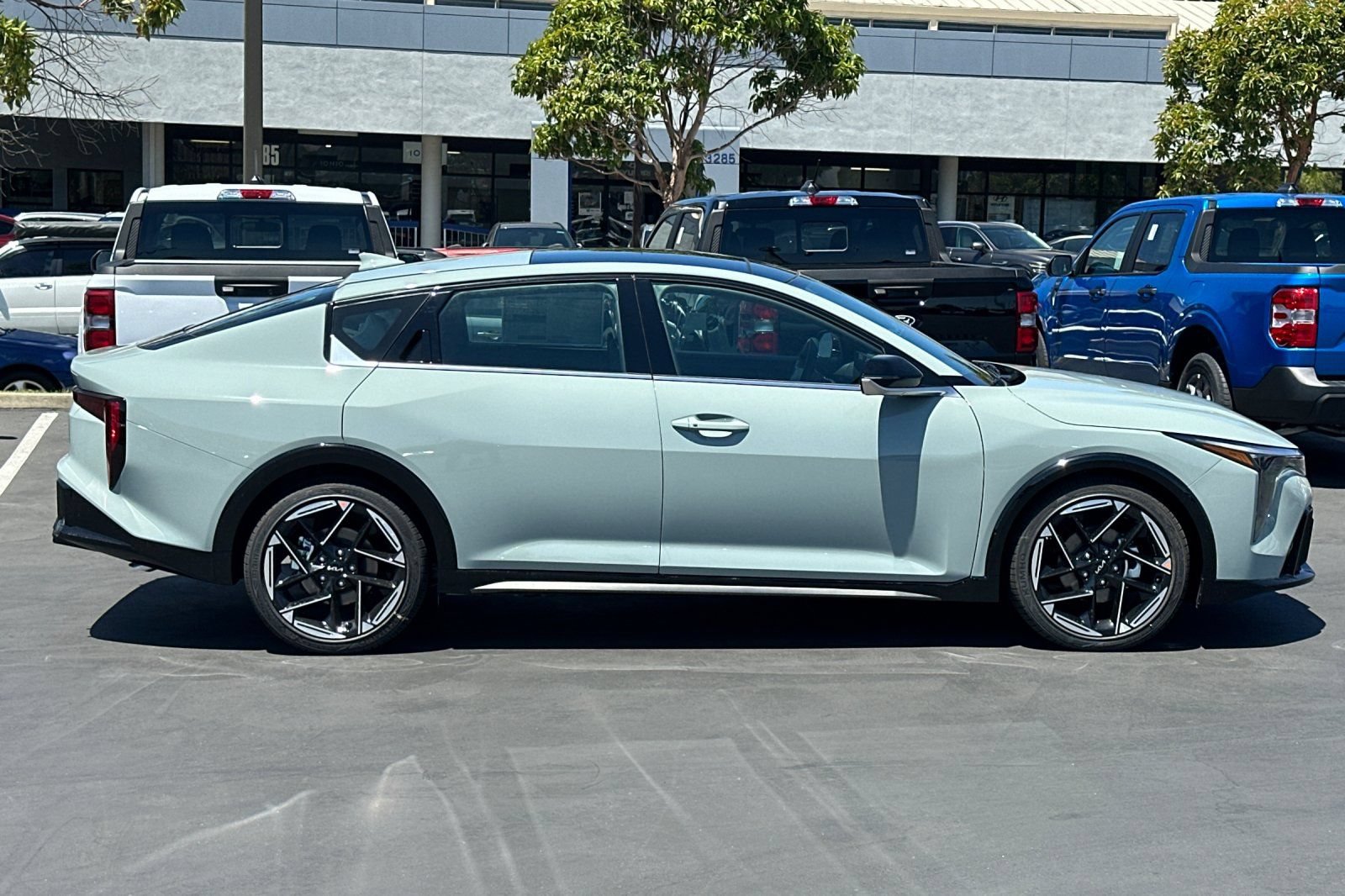 New 2026 Kia K4 GT-Line w/ GT-Line Sunroof Package FWD image 3
