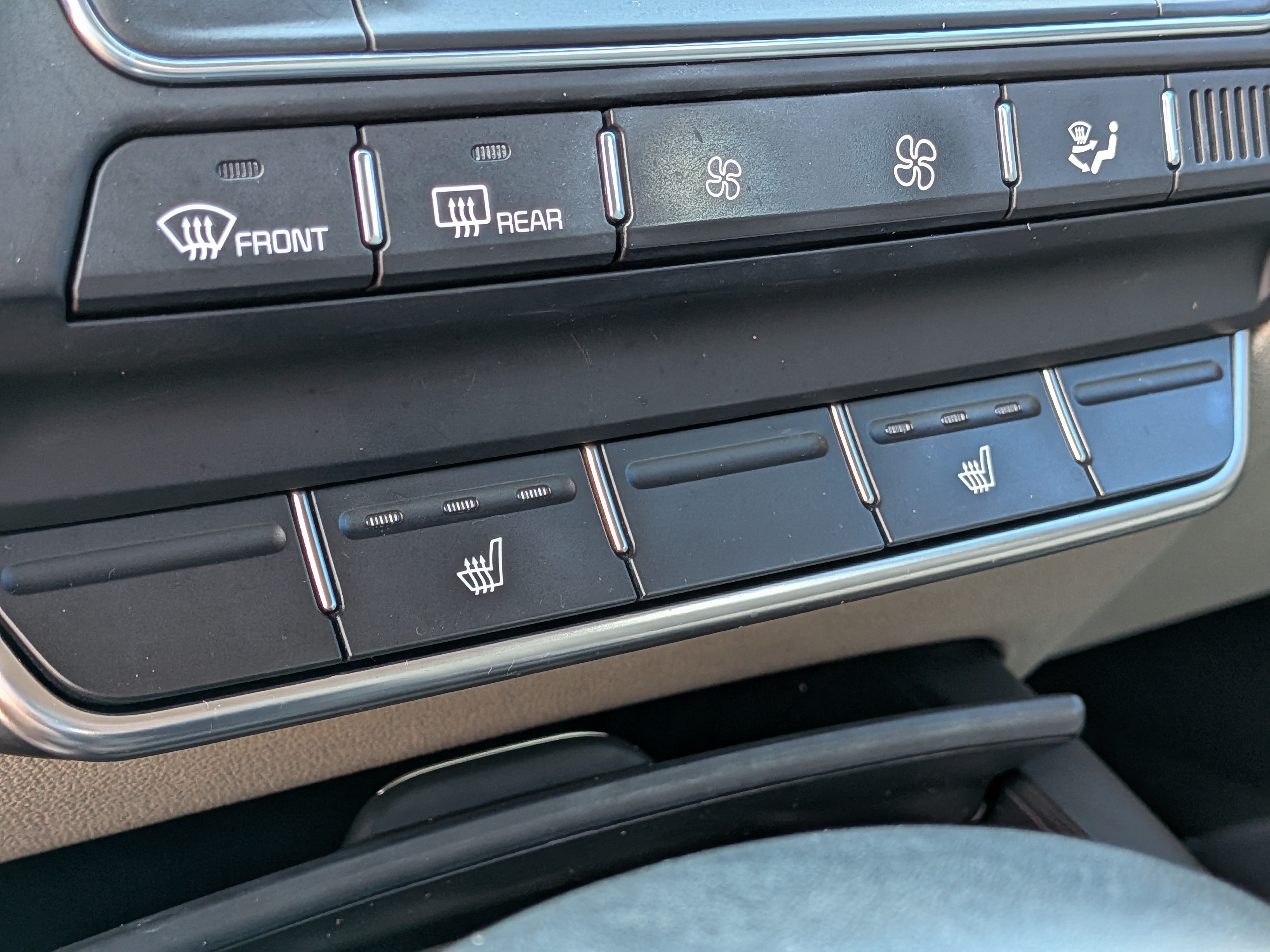 Used 2020 Kia Sorento S FWD image 30
