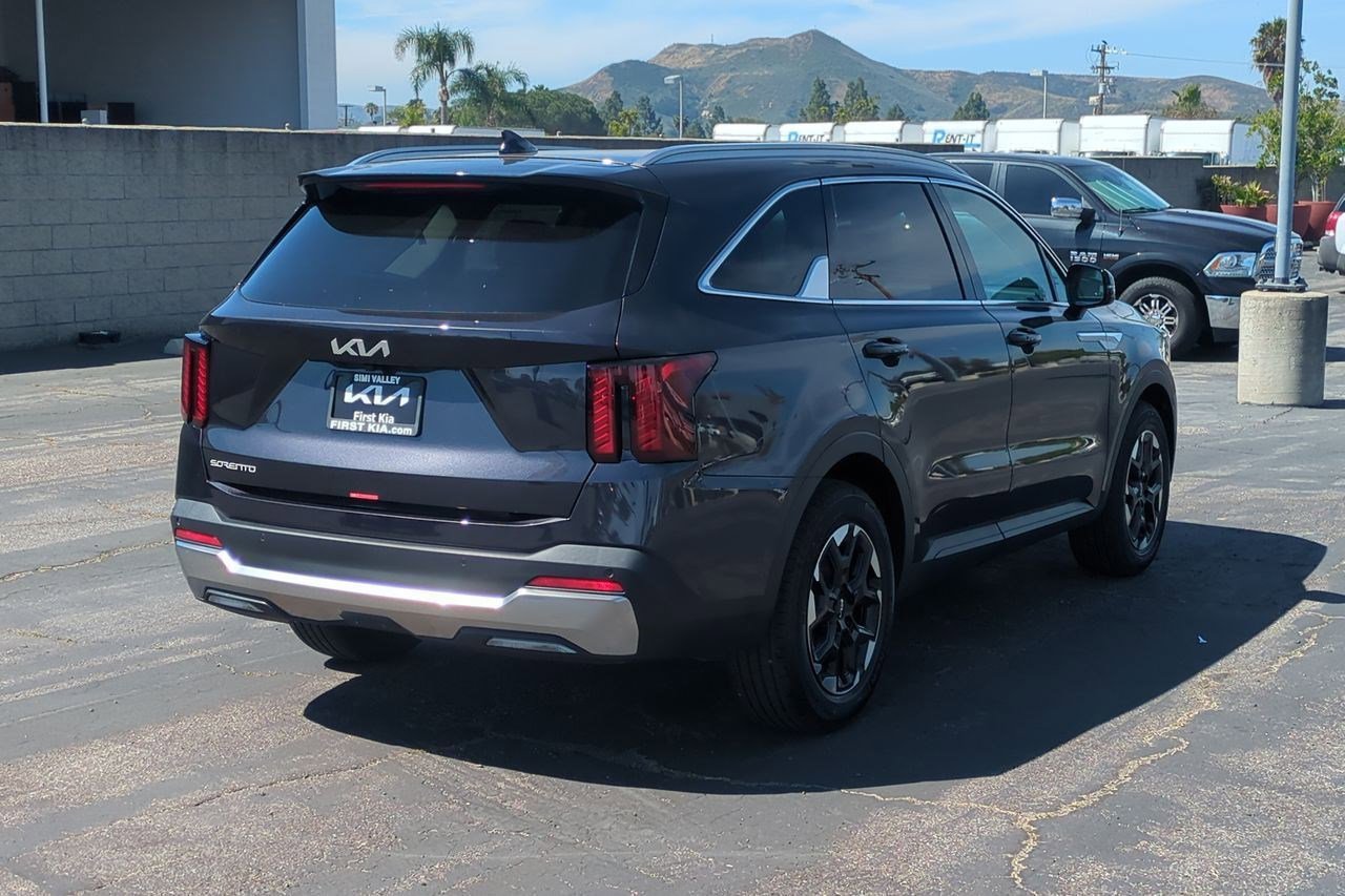 New 2026 Kia Sorento S FWD image 5
