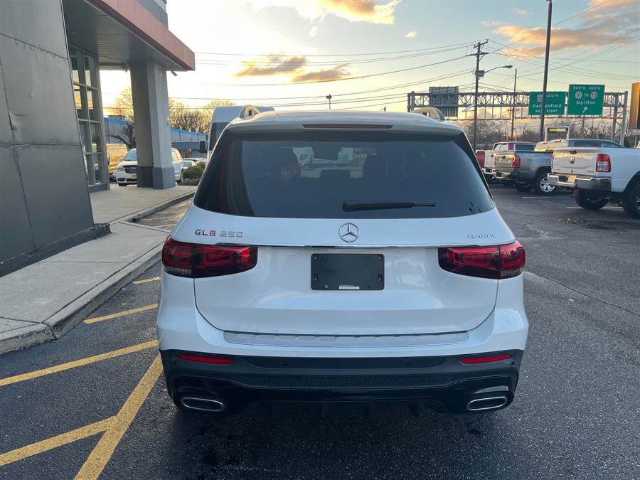 Used 2021 Mercedes-Benz GLB 250 4MATIC image 6