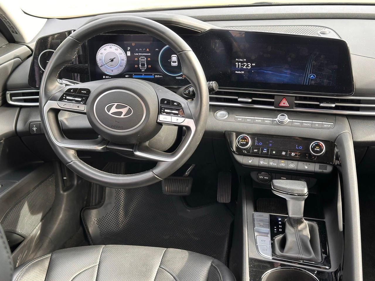 Certified 2024 Hyundai Elantra Limited image 21