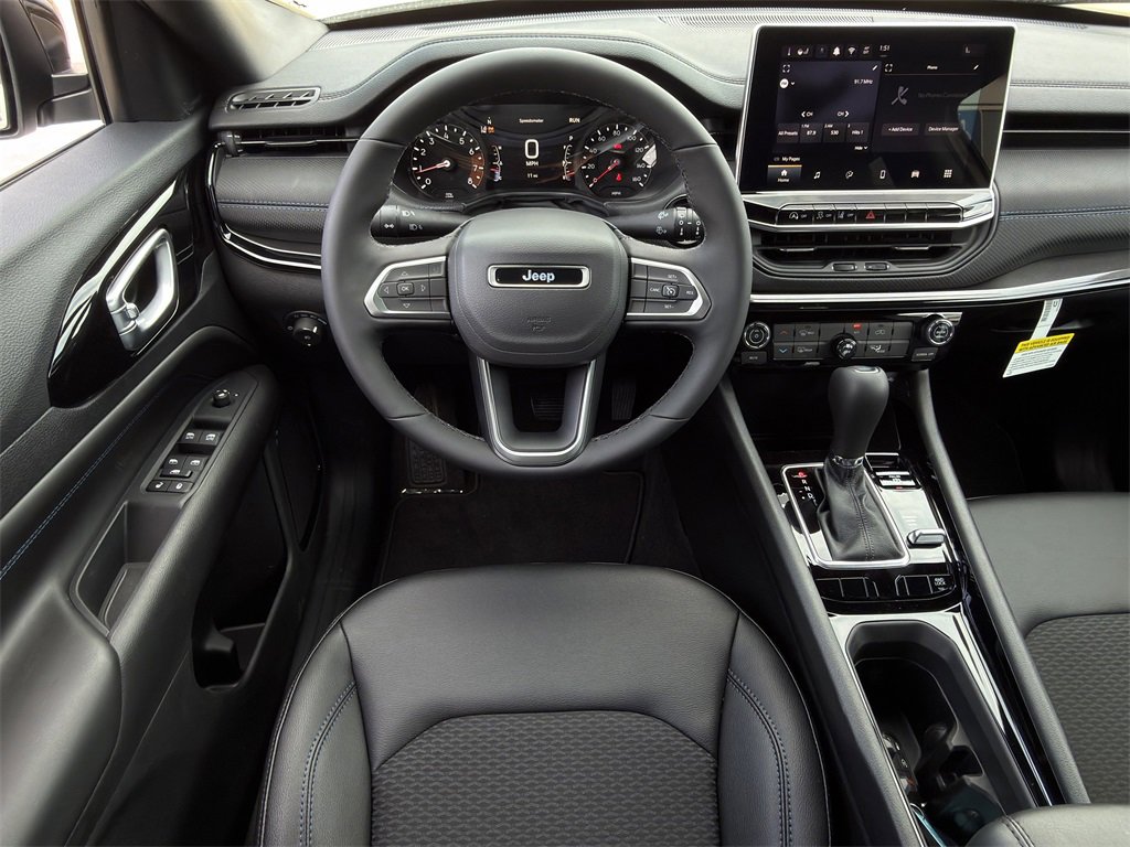 New 2026 Jeep Compass Latitude image 11