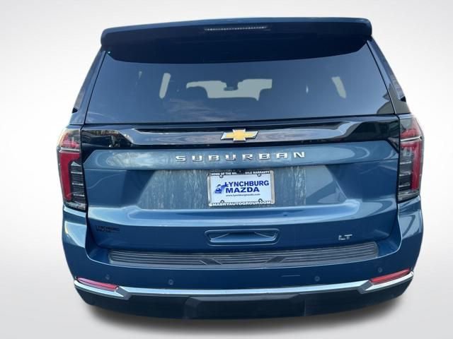 Used 2025 Chevrolet Suburban LT image 5