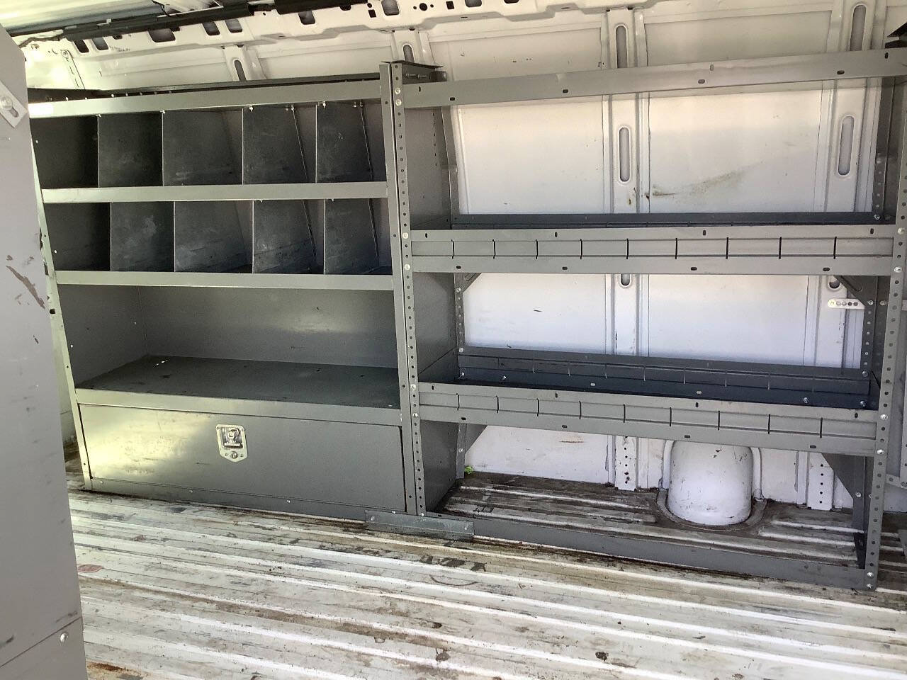 Used 2012 GMC Savana 2500 RWD image 32