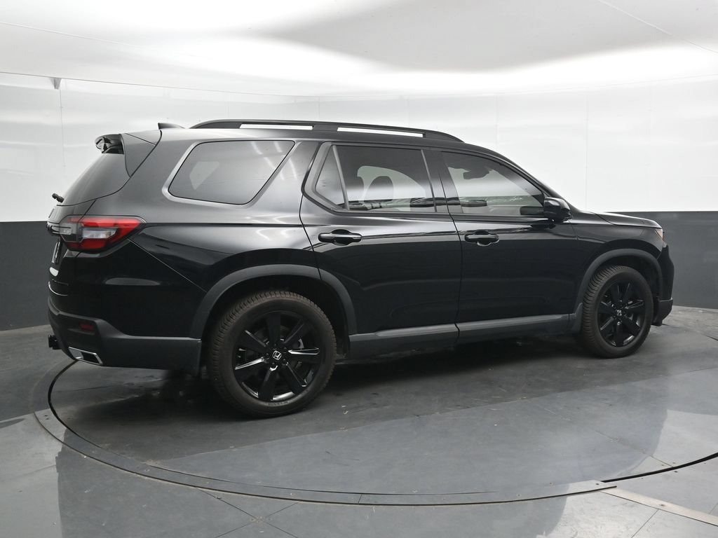 Used 2025 Honda Pilot Black Edition image 4