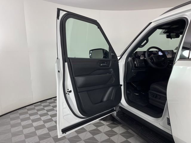 New 2025 Nissan Armada PRO-4X w/ Pro-4X Premium Package image 16