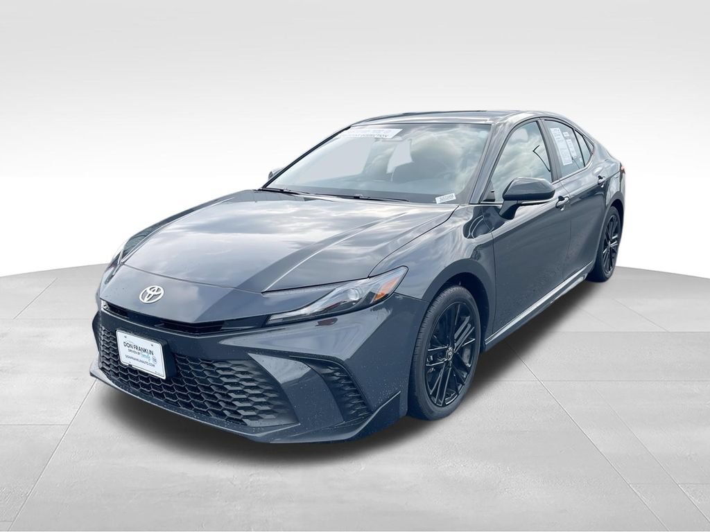 Used 2025 Toyota Camry SE AWD/4WD image 4