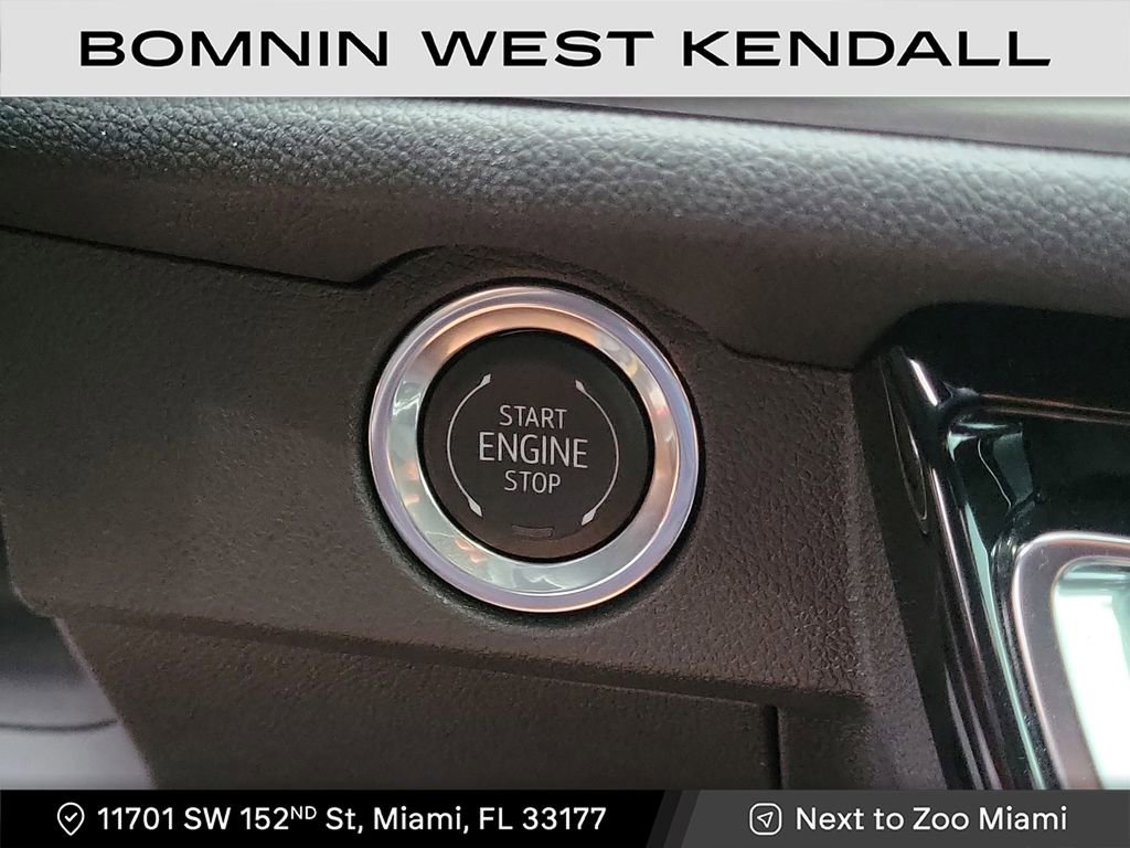 Used 2025 Chevrolet Traverse LT image 13