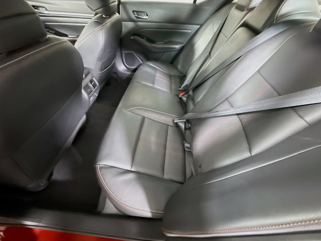 Used 2024 Nissan Altima 2.0 SR FWD image 30