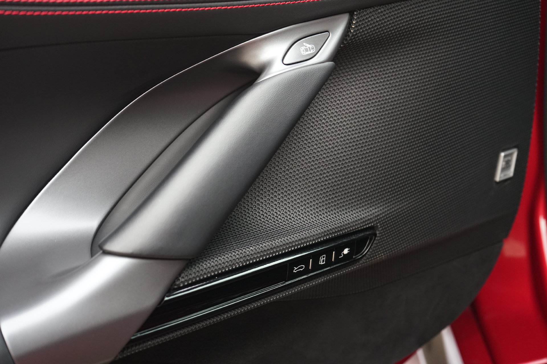 Used 2021 Ferrari SF90 Stradale AWD/4WD image 19