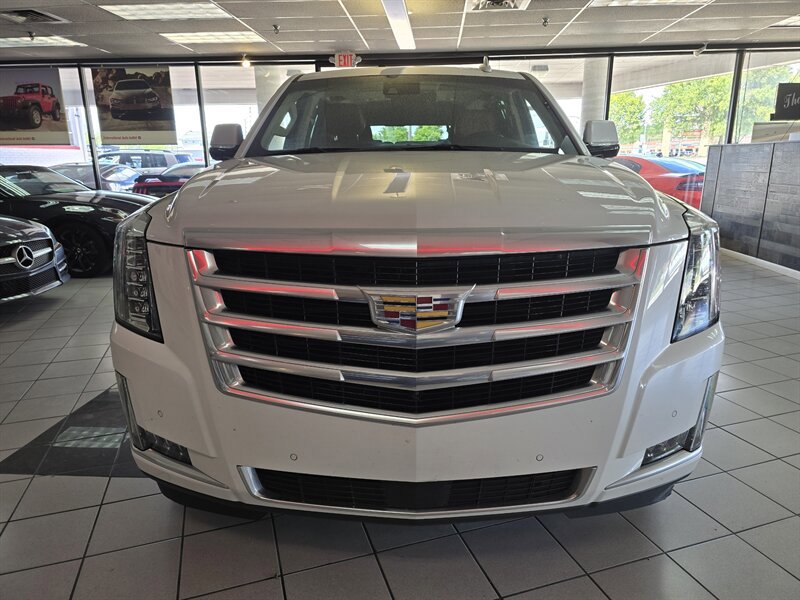 Used 2016 Cadillac Escalade ESV Premium AWD/4WD image 2