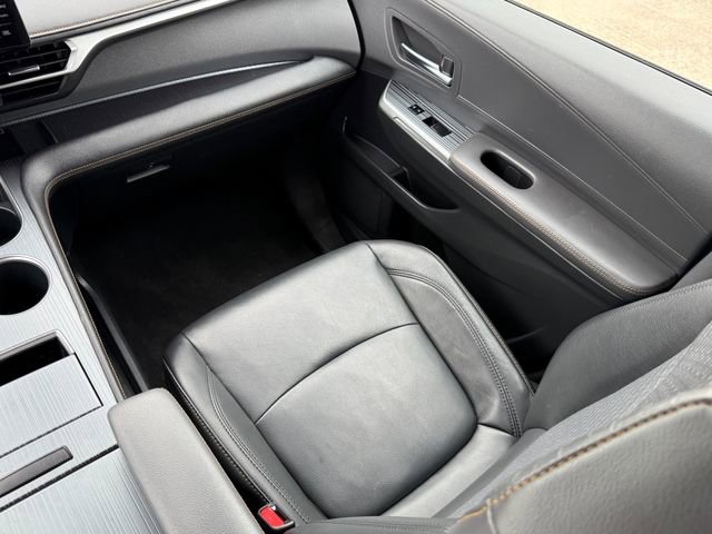 Used 2022 Toyota Sienna XLE Woodland Edition AWD/4WD image 26
