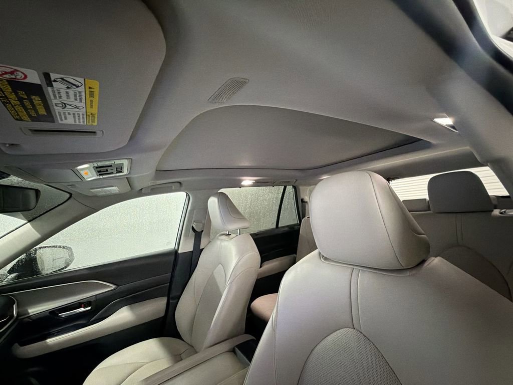 Used 2024 Toyota Grand Highlander AWD image 18