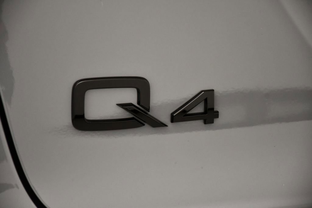 New 2026 Audi Q4 e-tron Premium image 9