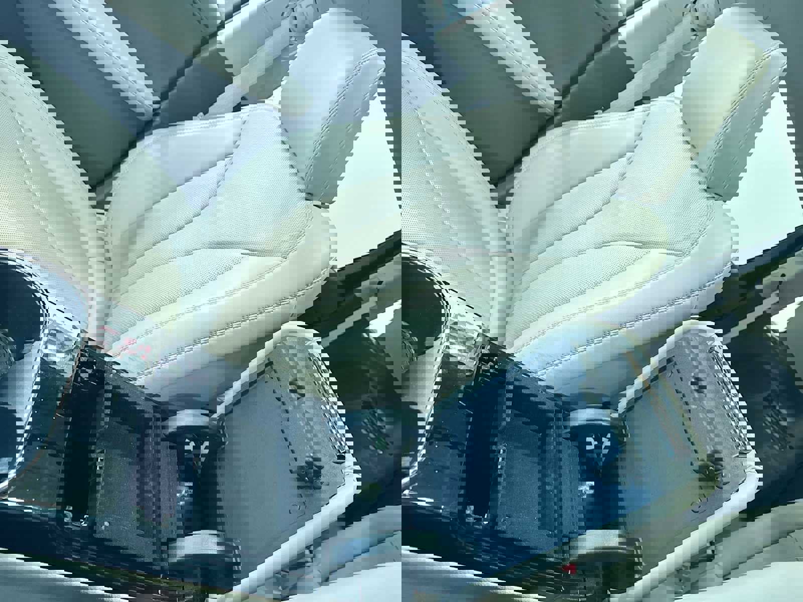 Used 2023 Lincoln Nautilus Reserve image 29