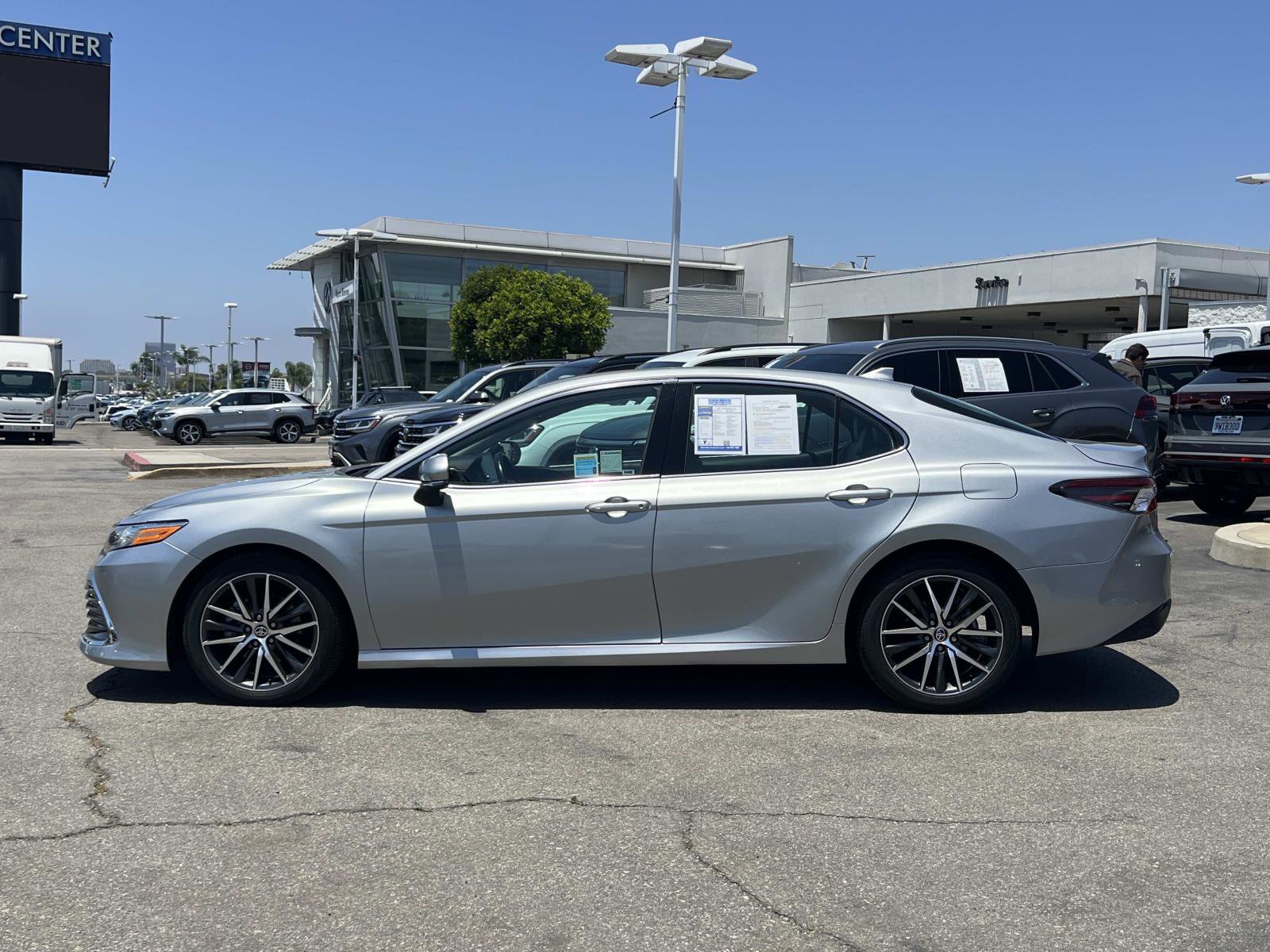 Used 2023 Toyota Camry XLE FWD image 2