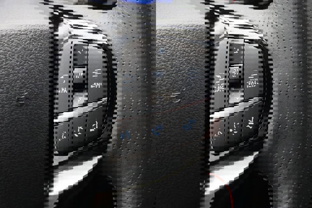 Used 2025 Ford Explorer ST-Line w/ ST-Line Street Pack AWD/4WD image 20