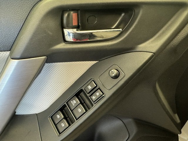 Used 2015 Subaru Forester 2.5i Touring w/ Eyesight & Navigation System AWD/4WD image 36