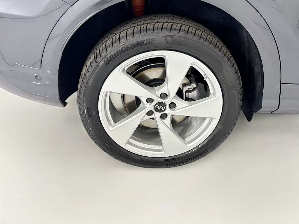 Used 2026 Audi Q5 Premium Plus w/ Premium Plus AWD/4WD image 32