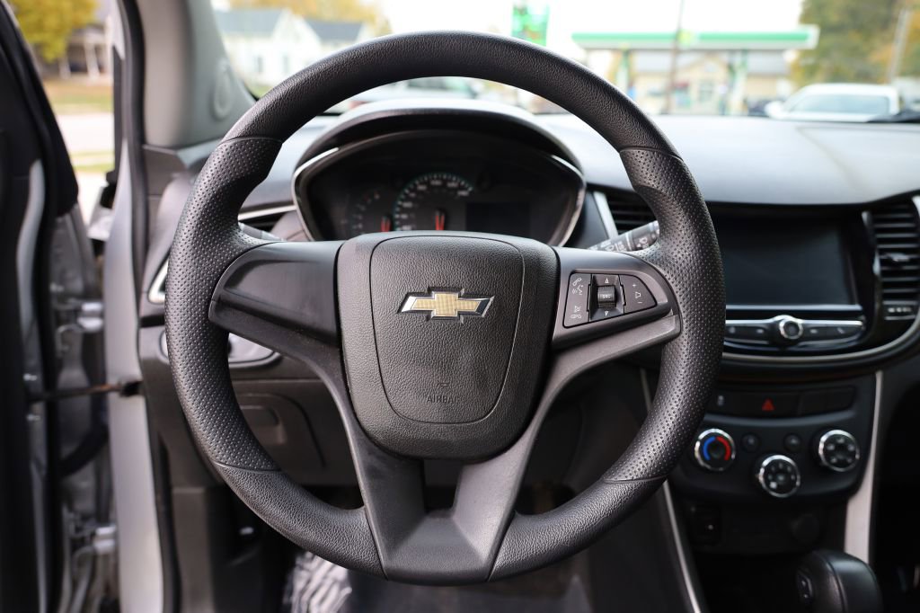 Used 2017 Chevrolet Trax LS image 21