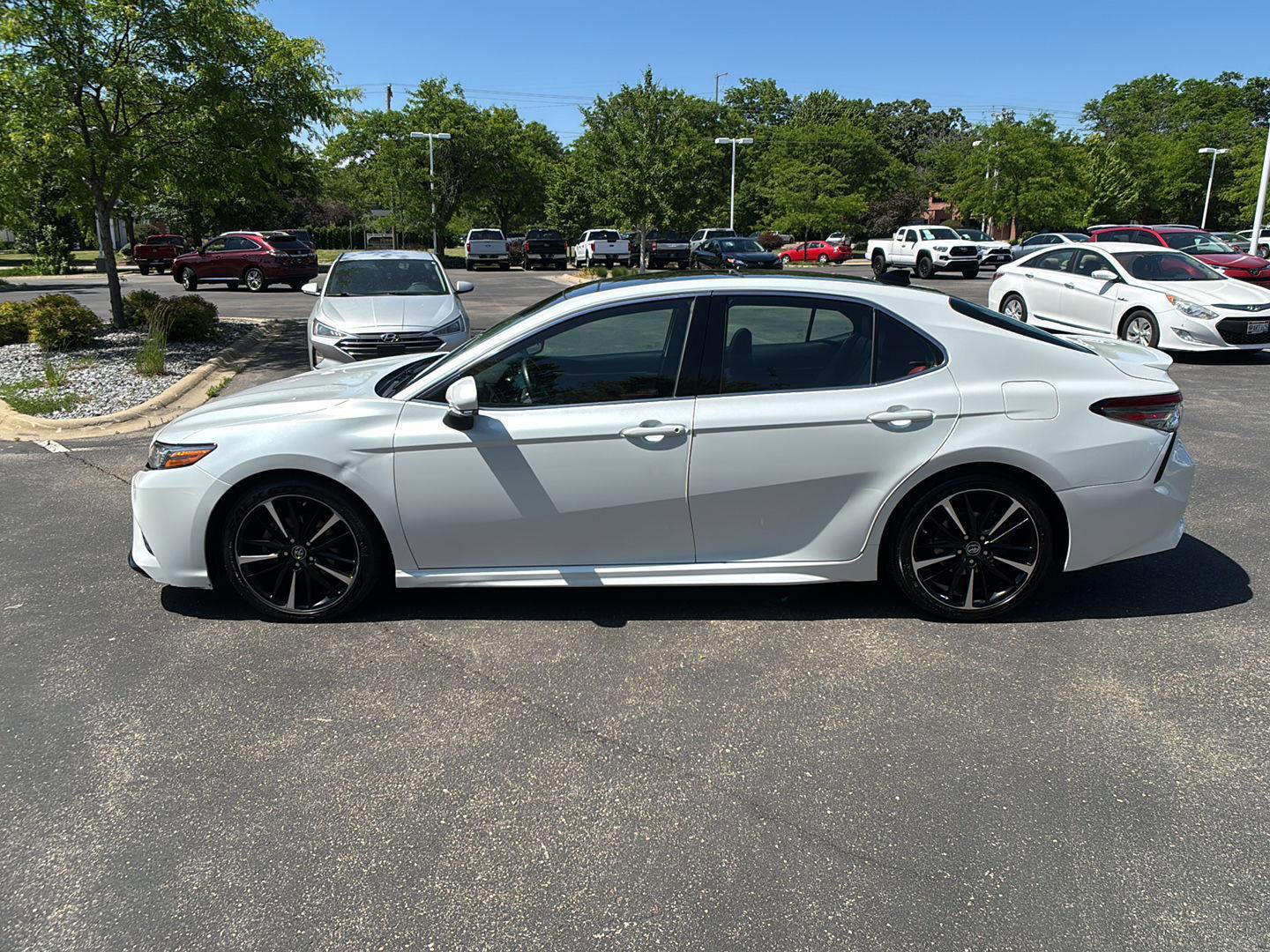 Used 2018 Toyota Camry XSE w/ Driver Assist Package FWD image 16