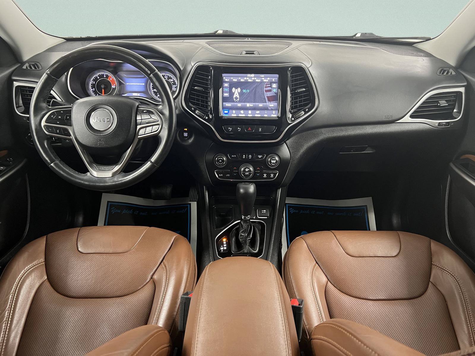 Used 2019 Jeep Cherokee Overland w/ Technology Group FWD image 36