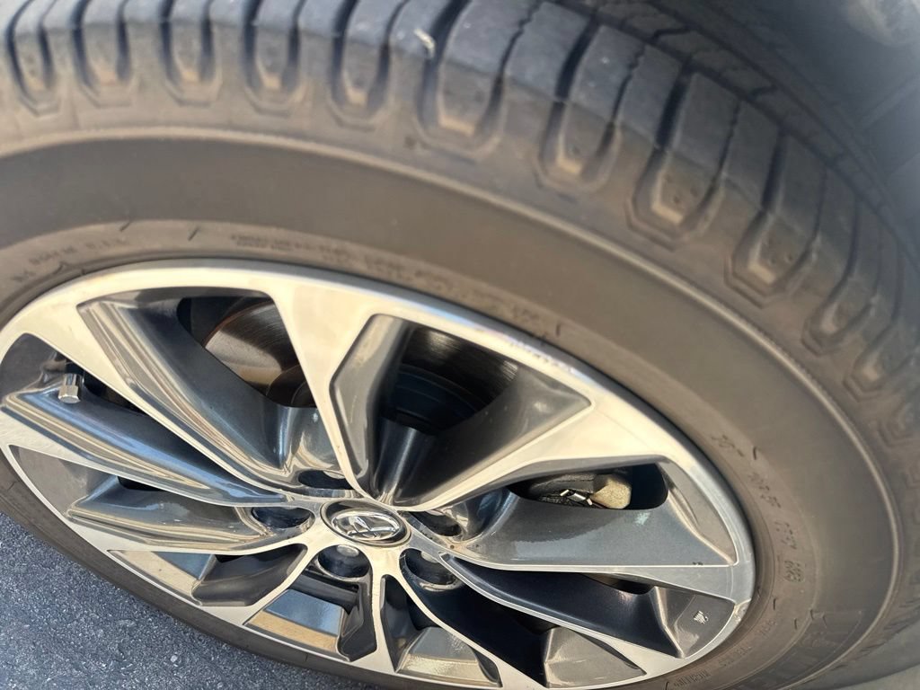 Used 2016 Toyota Avalon XLE Premium FWD image 10