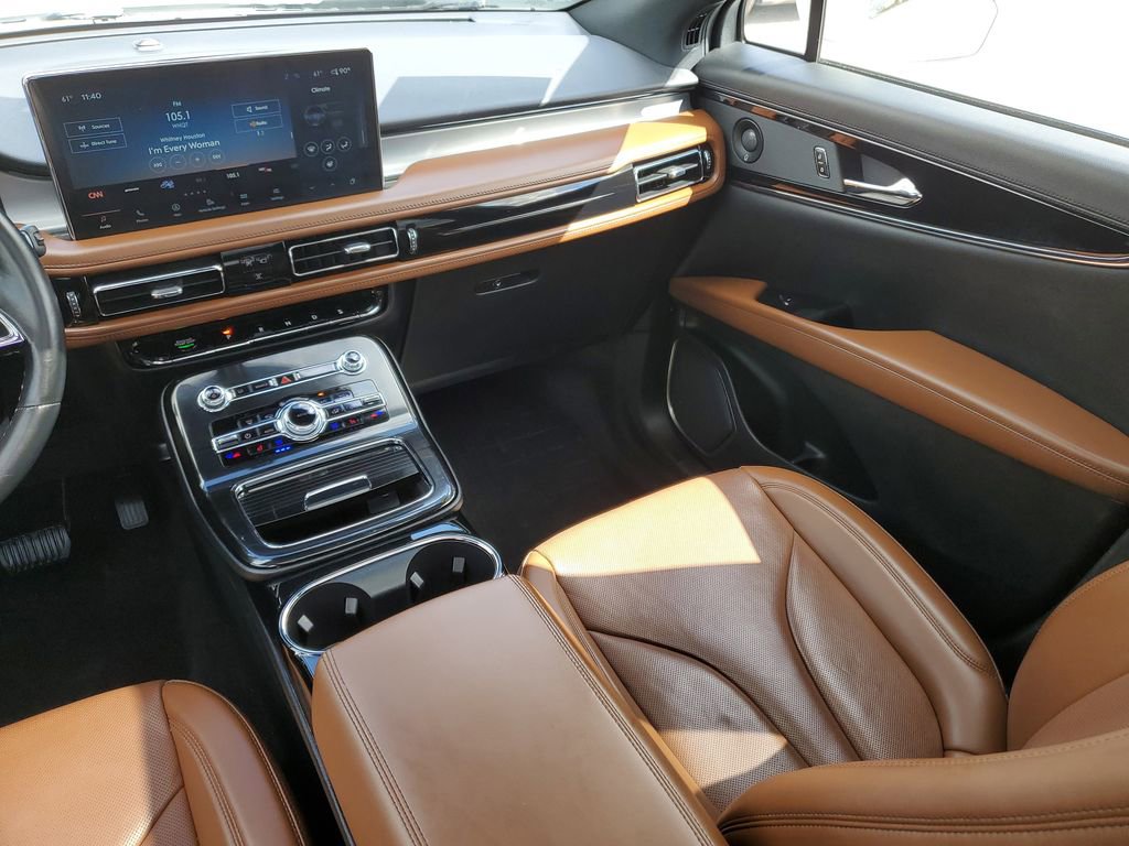 Used 2023 Lincoln Nautilus Reserve image 16