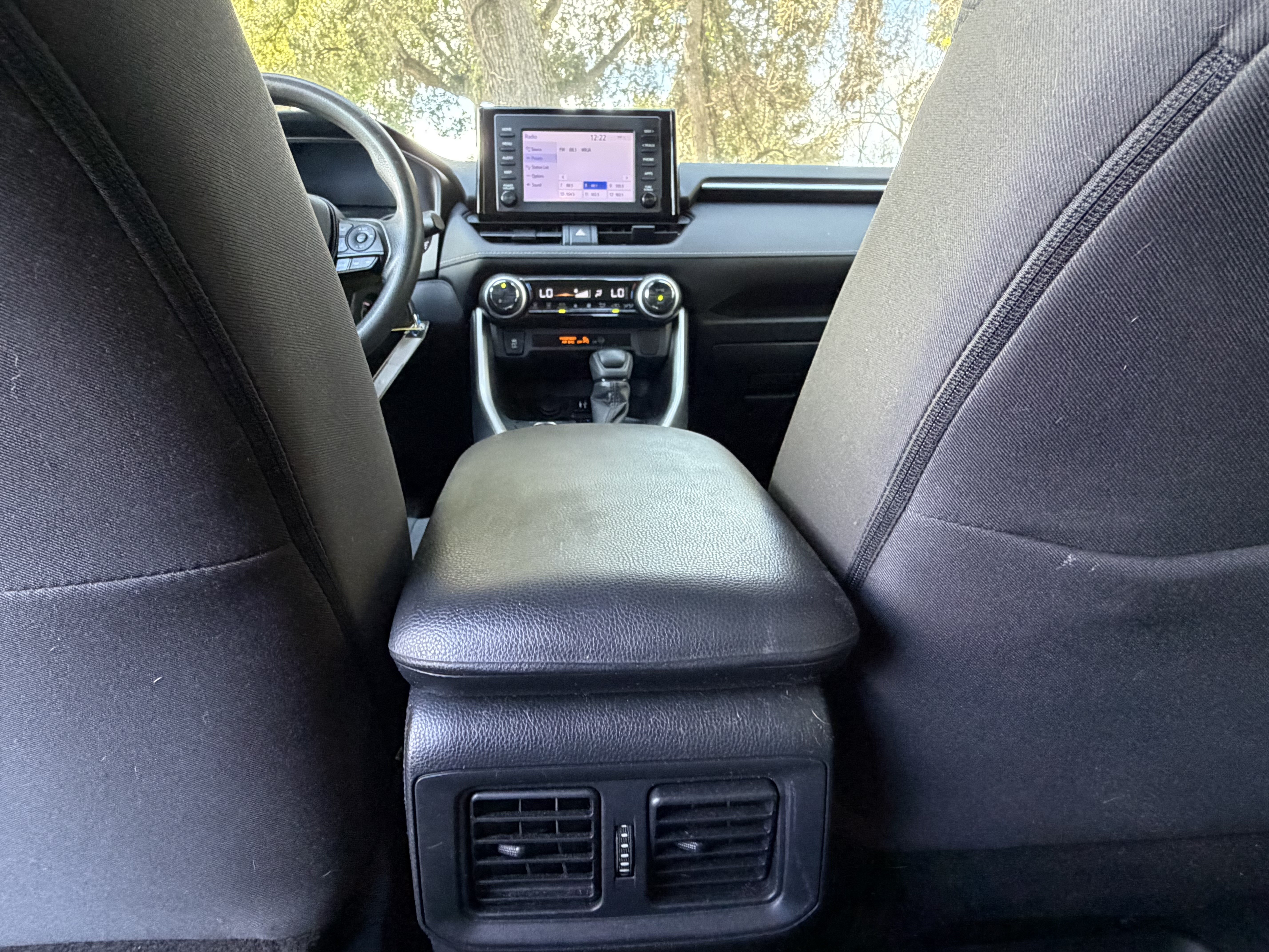 Used 2019 Toyota RAV4 LE AWD/4WD image 36