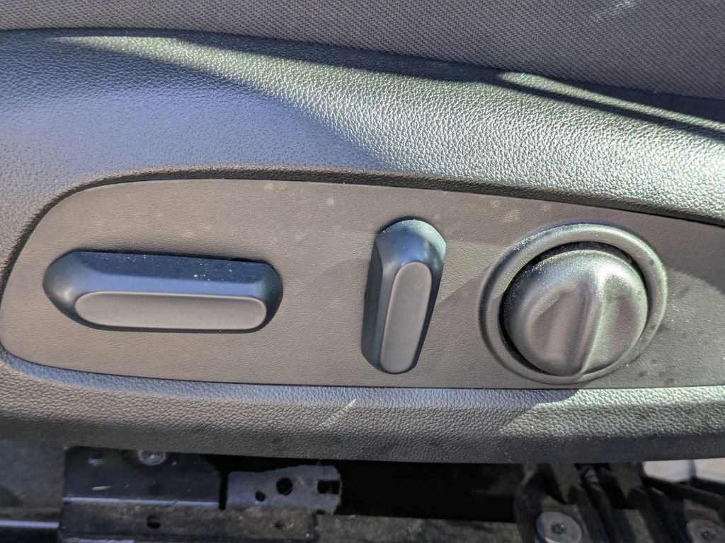 Used 2024 Chevrolet Malibu LT image 19