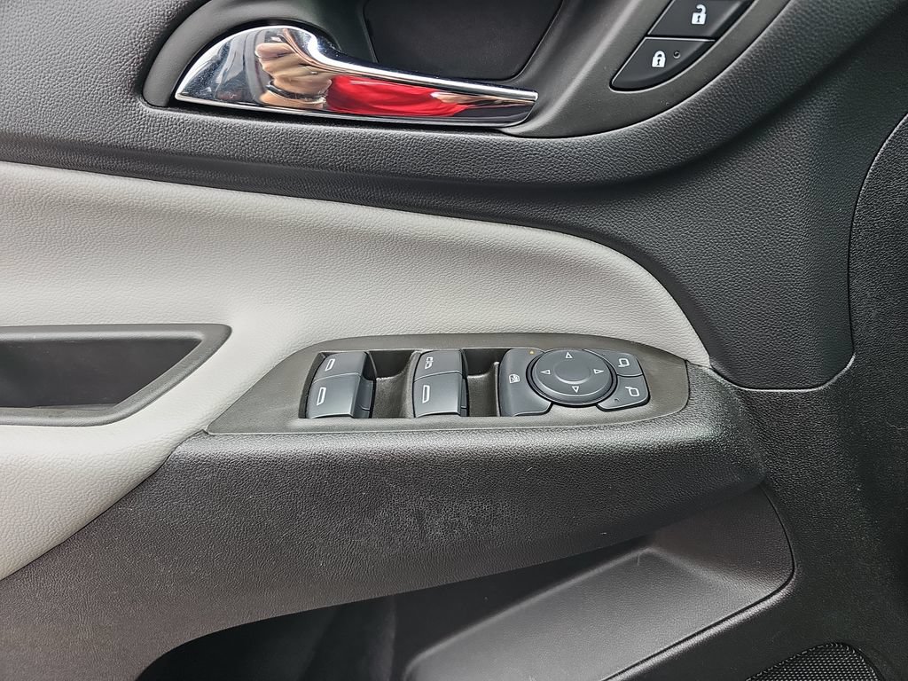 Used 2024 Chevrolet Equinox LS w/ LS Convenience Package FWD image 27