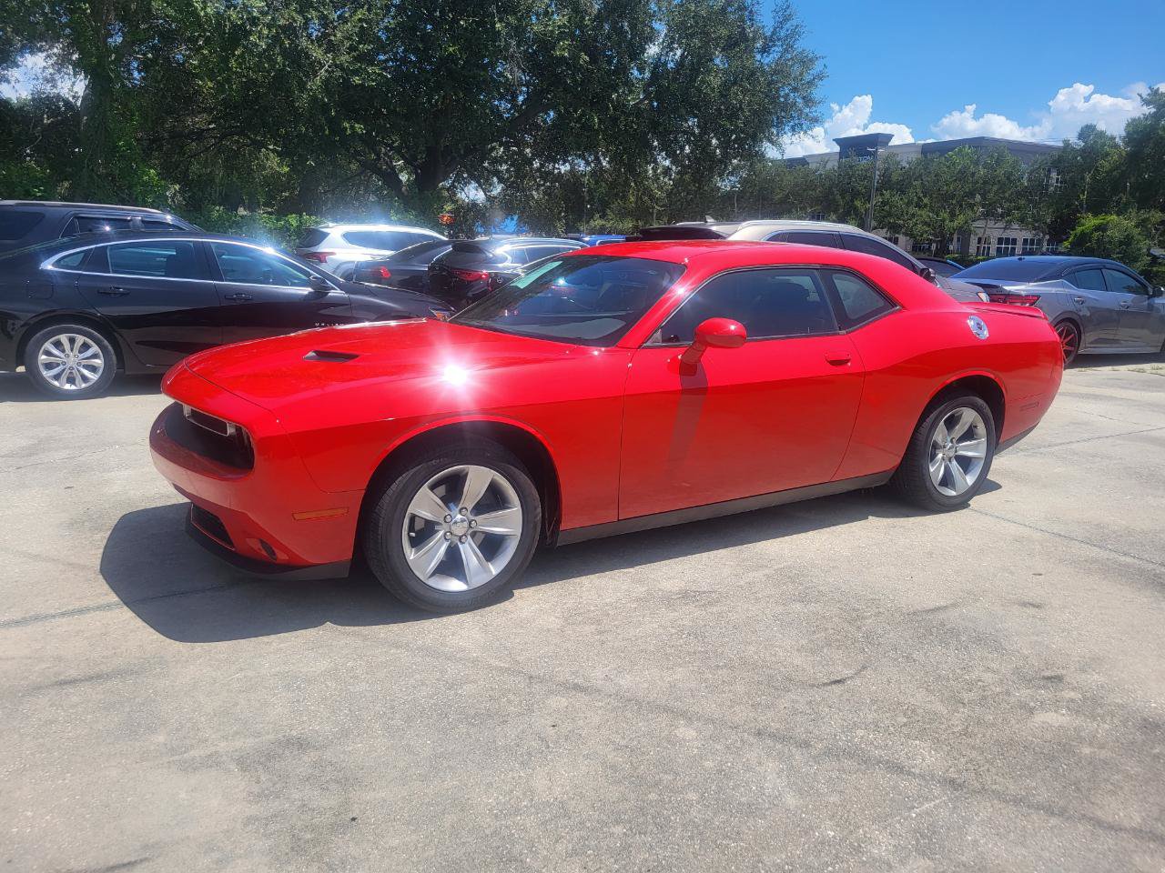 Used 2020 Dodge Challenger SXT RWD image 4