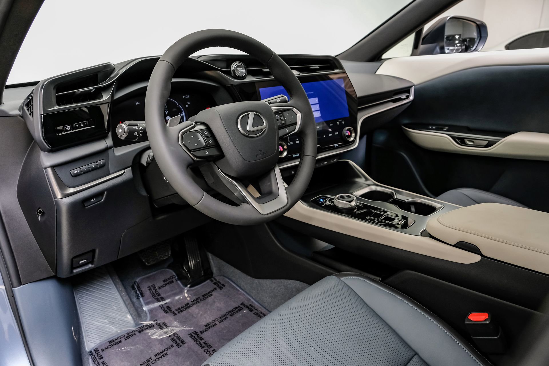 Used 2023 Lexus RZ 450e Premium image 3