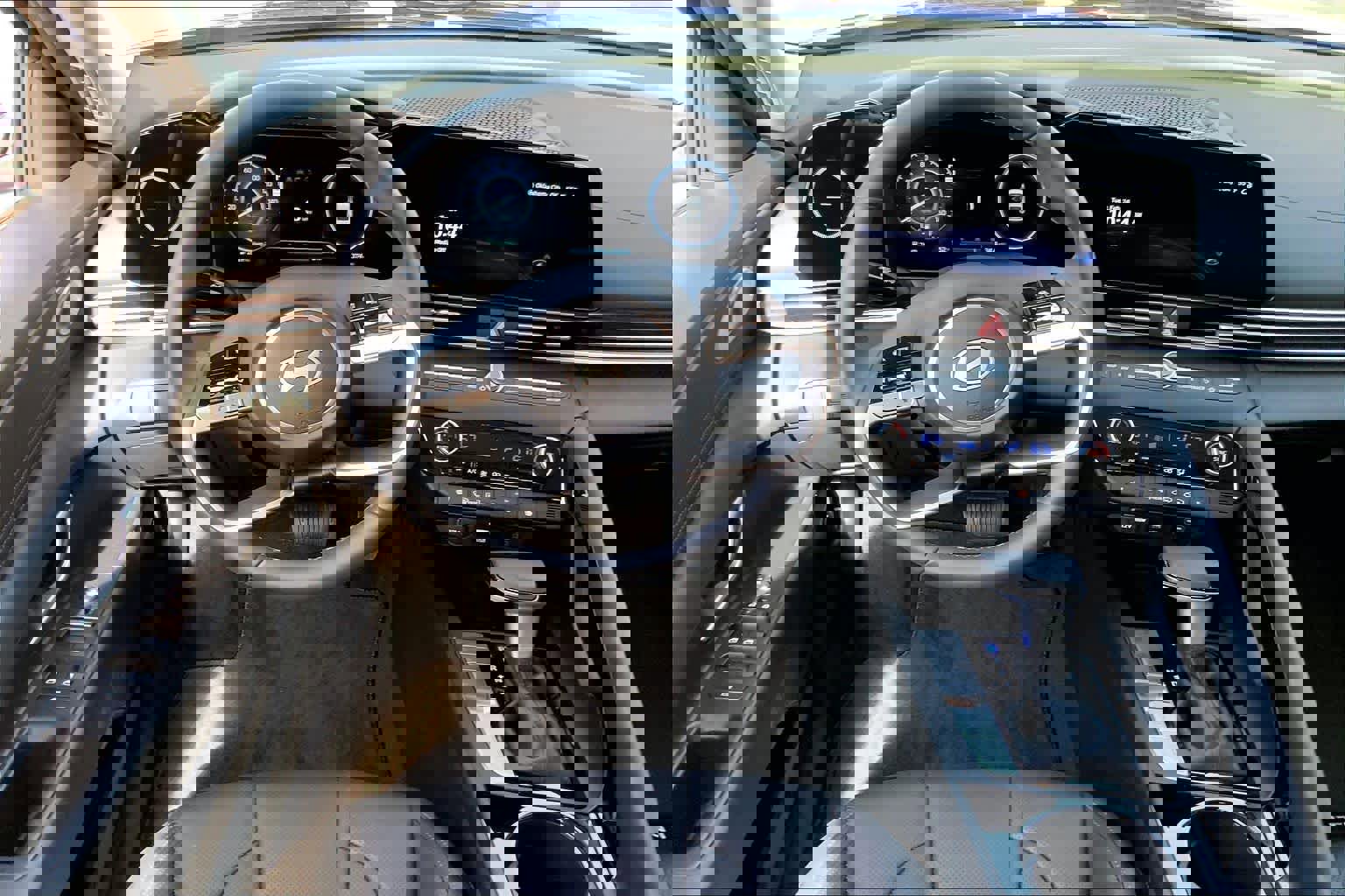 Used 2026 Hyundai Elantra Limited image 6