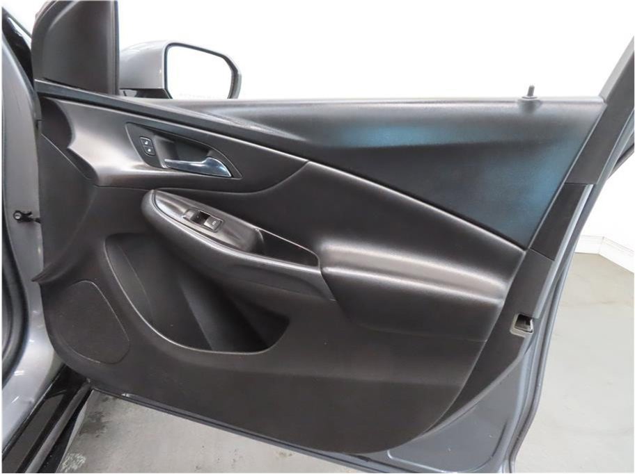 Used 2018 Chevrolet Volt LT image 18