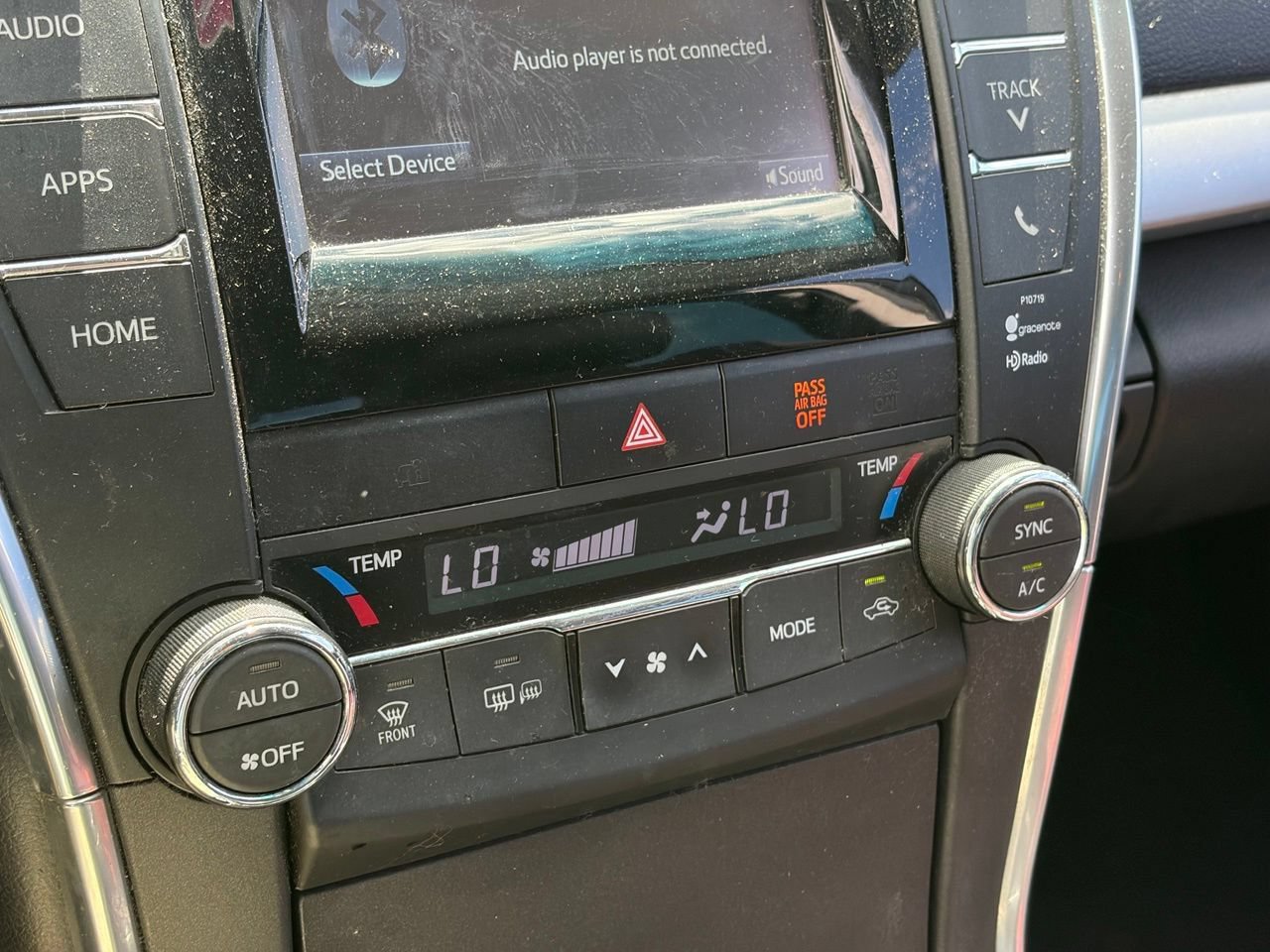 Used 2015 Toyota Camry XSE FWD image 9