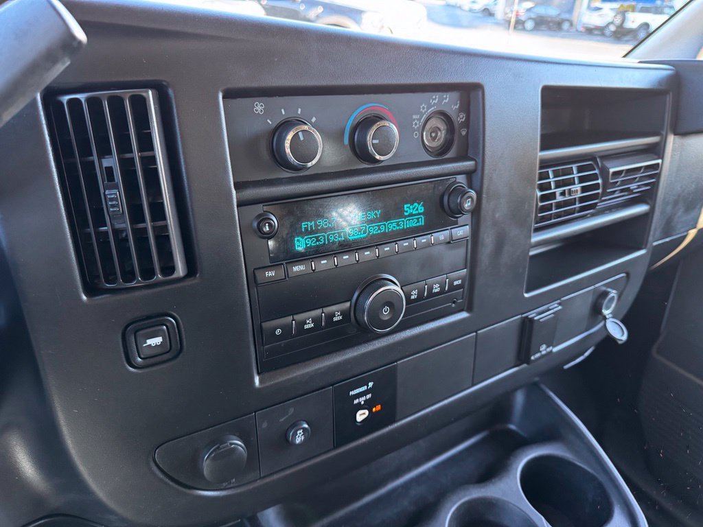Used 2017 Chevrolet Express 2500 RWD image 22